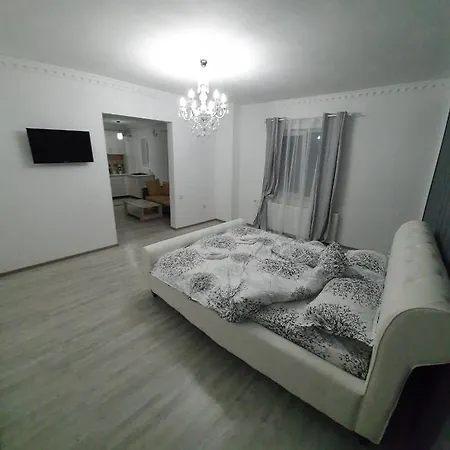 Апартаменти Apartament Elegance Брашов